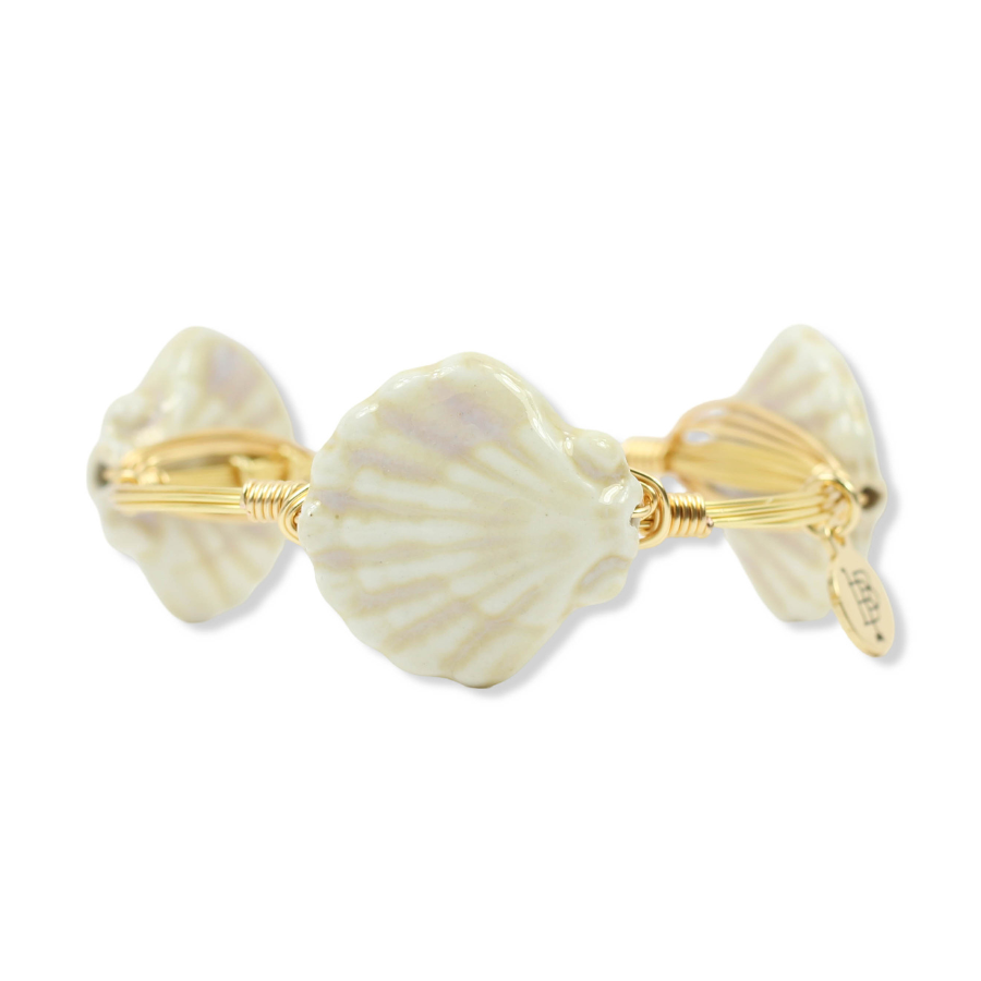 The Seaside Scallop Bangle Bracelet - Natural