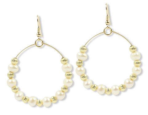 The Chloe Earring - Pearl